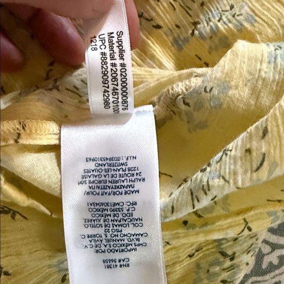 Ralph Lauren Chaps 100% cotton Yellow Floral Top. Size Medium - Picture 5 of 8